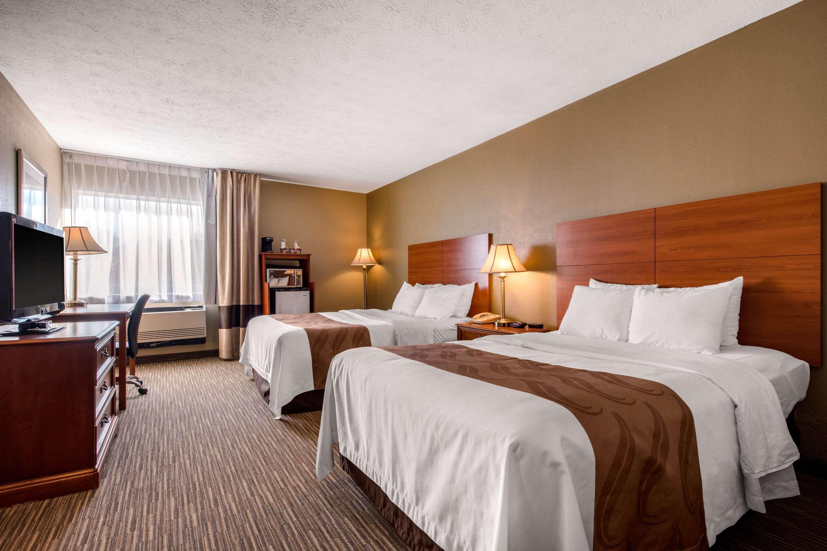 Quality Inn & Suites New Castle Exterior photo
