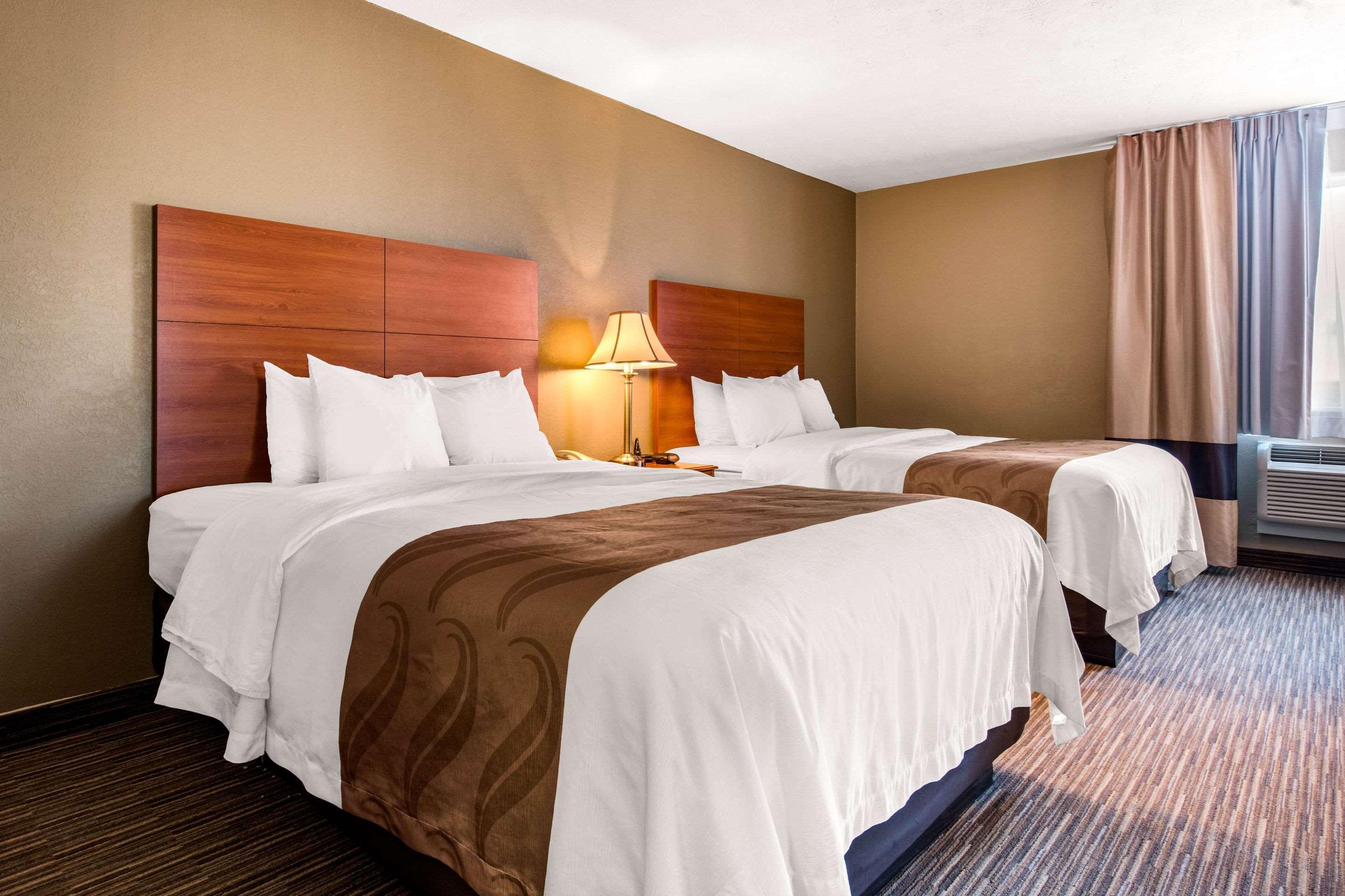 Quality Inn & Suites New Castle Exterior photo