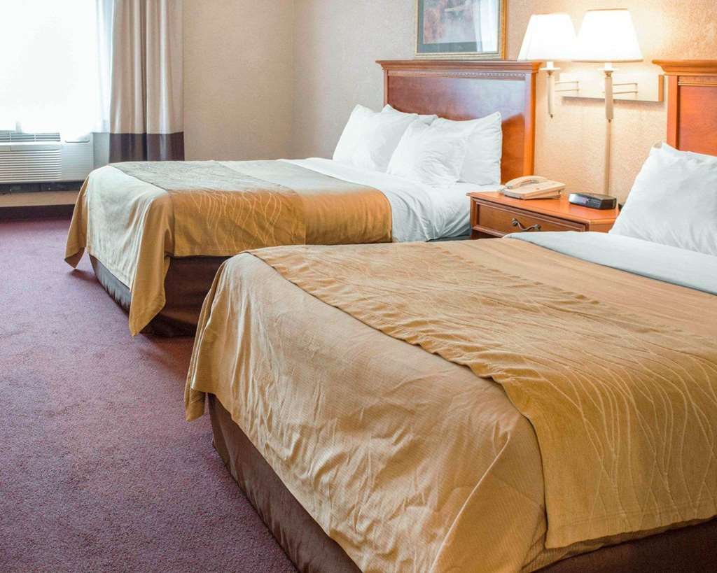 Quality Inn & Suites New Castle Room photo